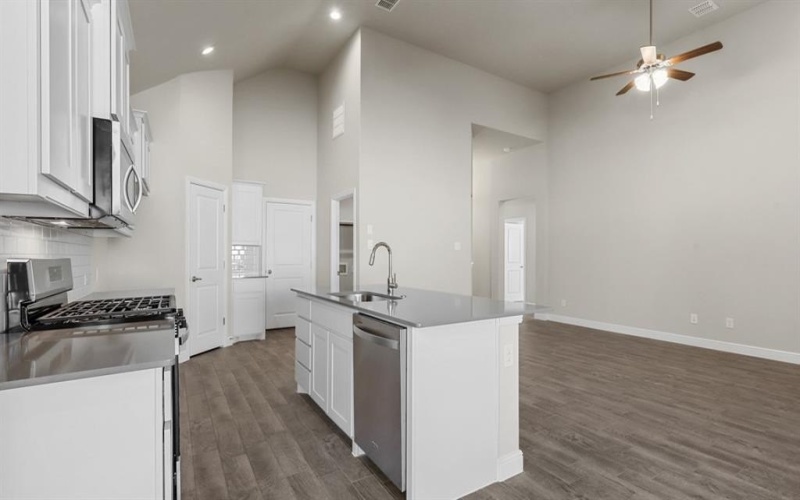 1729 SOLSTICE Lane, Northlake, TX 76247, 4 Habitaciones Habitaciones , ,2 BañosBaños,Residential,En Venta,1729 SOLSTICE Lane,20986855