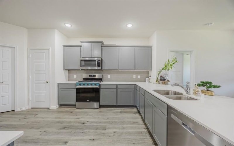 6209 Shaw Court, Aubrey, TX 76227, 4 Habitaciones Habitaciones , ,3 BañosBaños,Residential,En Venta,6209 Shaw Court,20988011