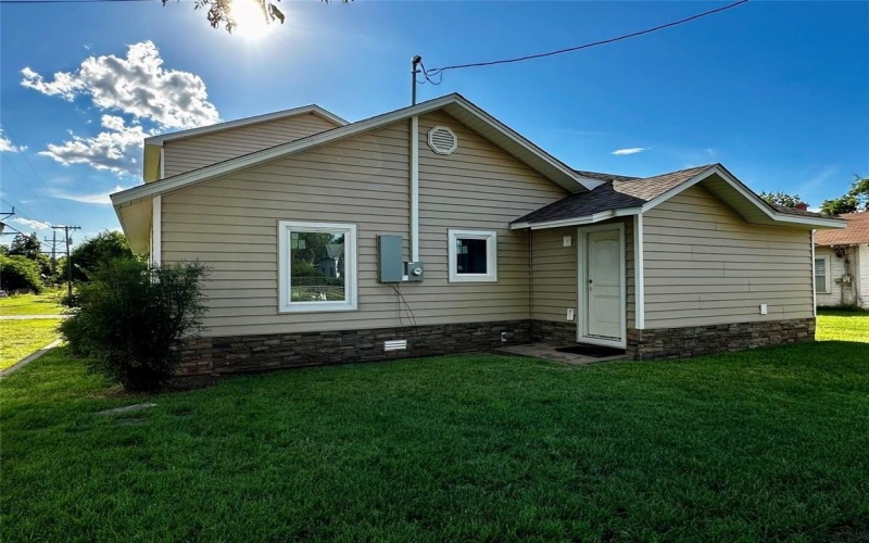 106 N Donald Street, Seymour, TX 76380, 3 Bedrooms Bedrooms, ,2 BathroomsBathrooms,Residential,For Sale,106 N Donald Street,20989230