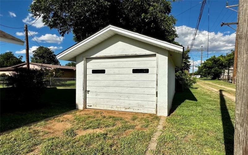 106 N Donald Street, Seymour, TX 76380, 3 Bedrooms Bedrooms, ,2 BathroomsBathrooms,Residential,For Sale,106 N Donald Street,20989230