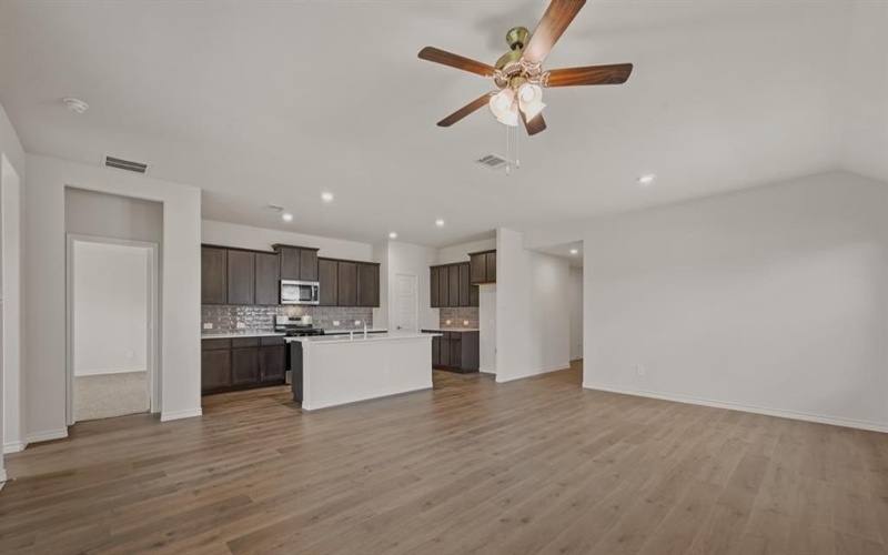 7058 Birdwatch Drive, Garland, TX 75043, 4 Bedrooms Bedrooms, ,2 BathroomsBathrooms,Residential,For Sale,7058 Birdwatch Drive,20989398