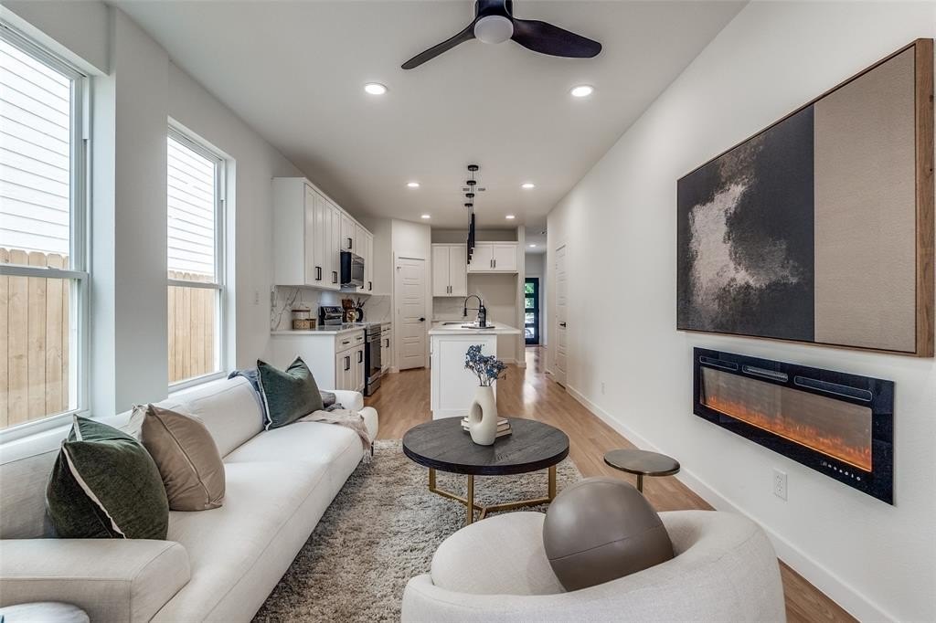 2321 Budd Street, Dallas, TX 75215, 4 Bedrooms Bedrooms, ,3 BathroomsBathrooms,Residential,For Sale,2321 Budd Street,20989430