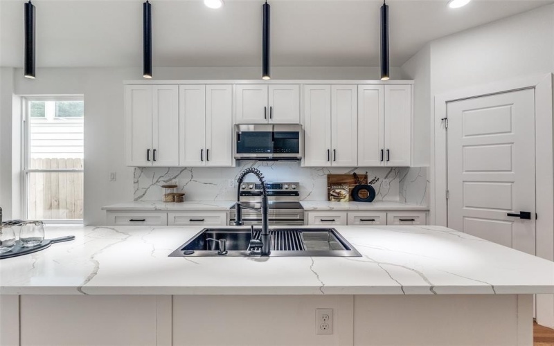 2321 Budd Street, Dallas, TX 75215, 4 Bedrooms Bedrooms, ,3 BathroomsBathrooms,Residential,For Sale,2321 Budd Street,20989430