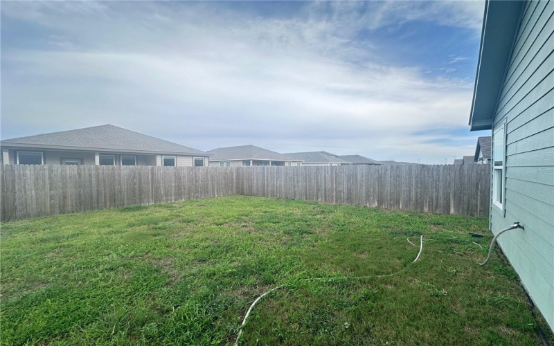 2722 Winterfell Street, Corpus Christi, TX 78415, 4 Habitaciones Habitaciones , ,2 BañosBaños,Residential,En Venta,2722 Winterfell Street,461586