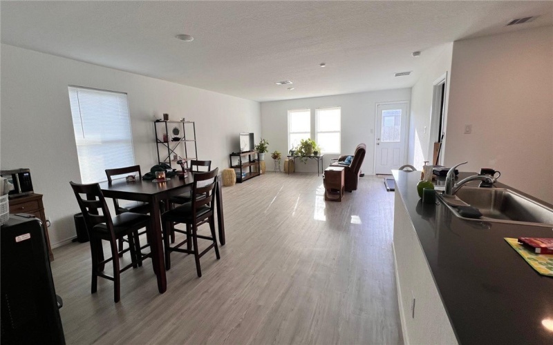 2722 Winterfell Street, Corpus Christi, TX 78415, 4 Habitaciones Habitaciones , ,2 BañosBaños,Residential,En Venta,2722 Winterfell Street,461586