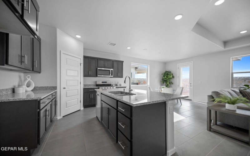 13857 Madero Avenue, El Paso, TX 79928, 3 Habitaciones Habitaciones , ,2 BañosBaños,Residential,En Venta,13857 Madero Avenue,925832