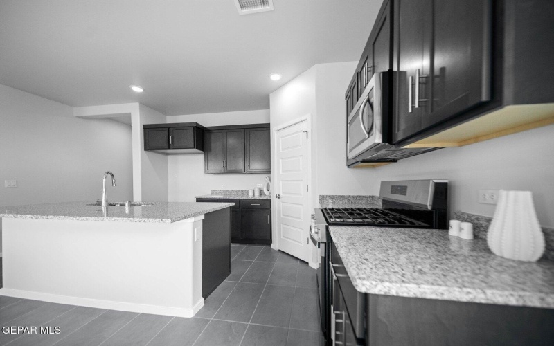 13857 Madero Avenue, El Paso, TX 79928, 3 Habitaciones Habitaciones , ,2 BañosBaños,Residential,En Venta,13857 Madero Avenue,925832