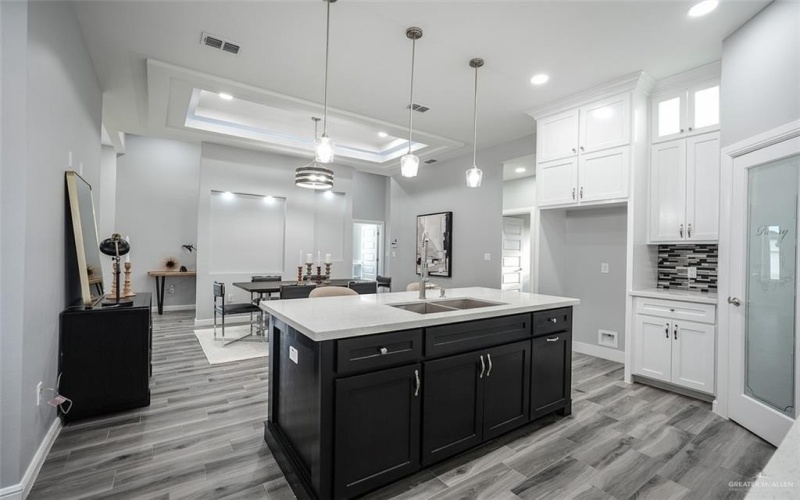 3005 E Q Avenue, Hidalgo, TX 78557, 3 Bedrooms Bedrooms, ,2 BathroomsBathrooms,Residential,For Sale,3005 E Q Avenue,0,475274