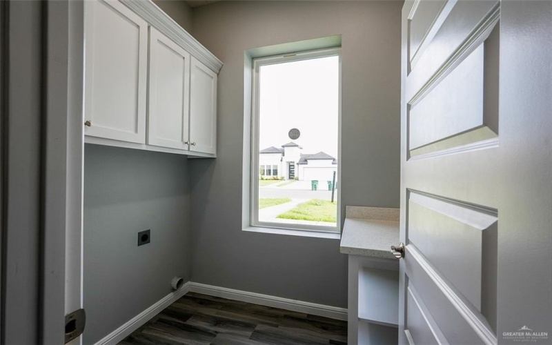 3005 E Q Avenue, Hidalgo, TX 78557, 3 Bedrooms Bedrooms, ,2 BathroomsBathrooms,Residential,For Sale,3005 E Q Avenue,0,475274