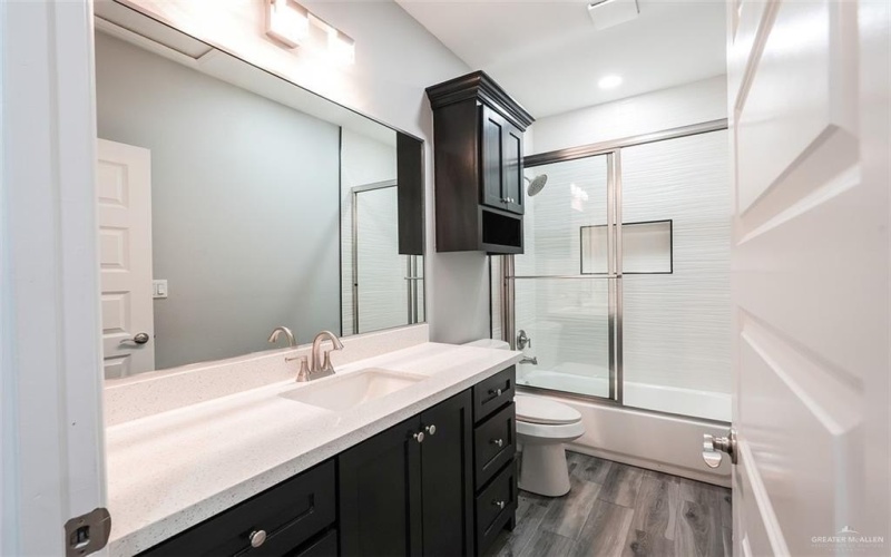 3005 E Q Avenue, Hidalgo, TX 78557, 3 Bedrooms Bedrooms, ,2 BathroomsBathrooms,Residential,For Sale,3005 E Q Avenue,0,475274