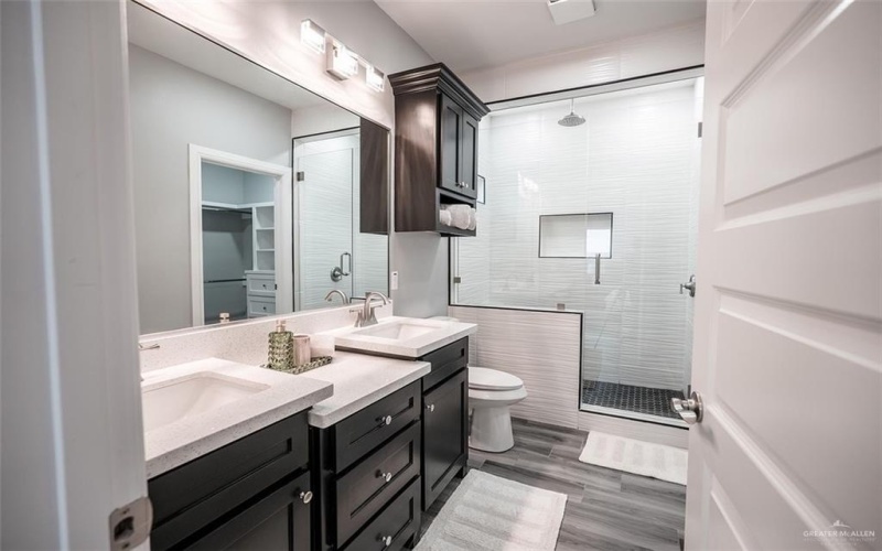 3005 E Q Avenue, Hidalgo, TX 78557, 3 Bedrooms Bedrooms, ,2 BathroomsBathrooms,Residential,For Sale,3005 E Q Avenue,0,475274