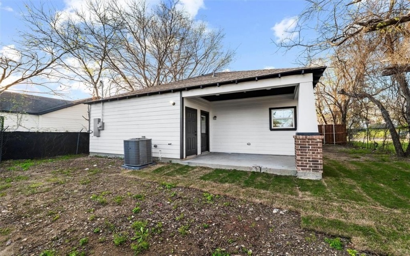 1315 Bessie Street, Fort Worth, TX 76104, 3 Habitaciones Habitaciones , ,2 BañosBaños,Residential,En Venta,1315 Bessie Street,0,20986993