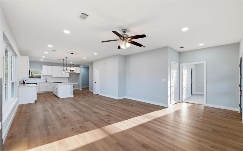 1315 Bessie Street, Fort Worth, TX 76104, 3 Habitaciones Habitaciones , ,2 BañosBaños,Residential,En Venta,1315 Bessie Street,0,20986993