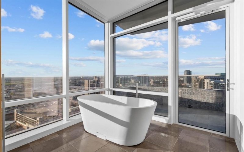 2430 Victory Park Lane #2509, Dallas, TX 75219, 3 Habitaciones Habitaciones , ,2 BañosBaños,Residential,En Venta,2430 Victory Park Lane,20989484
