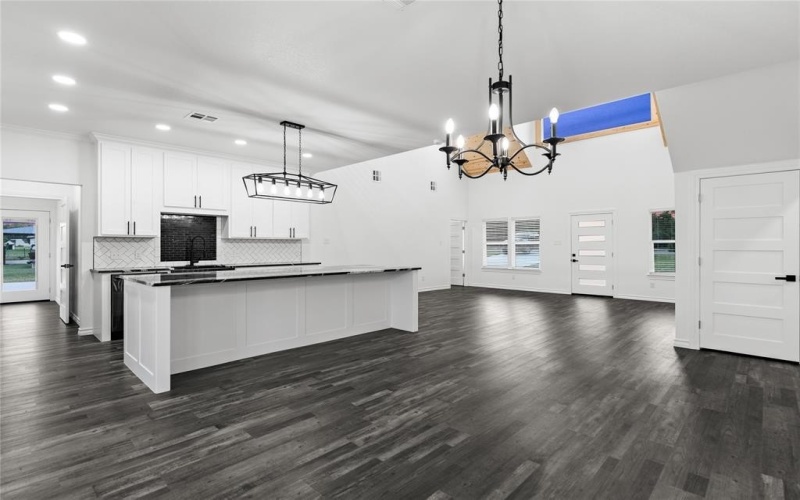 601 E 7th Street, McGregor, TX 76657, 5 Habitaciones Habitaciones , ,3 BañosBaños,Residential,En Venta,601 E 7th Street,20990401