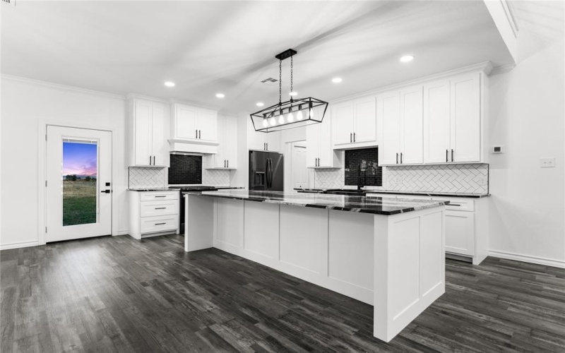 601 E 7th Street, McGregor, TX 76657, 5 Habitaciones Habitaciones , ,3 BañosBaños,Residential,En Venta,601 E 7th Street,20990401