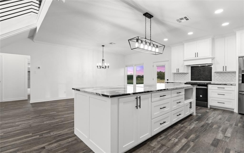 601 E 7th Street, McGregor, TX 76657, 5 Habitaciones Habitaciones , ,3 BañosBaños,Residential,En Venta,601 E 7th Street,20990401