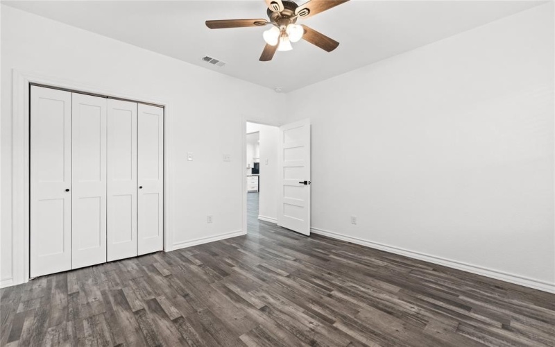 601 E 7th Street, McGregor, TX 76657, 5 Habitaciones Habitaciones , ,3 BañosBaños,Residential,En Venta,601 E 7th Street,20990401