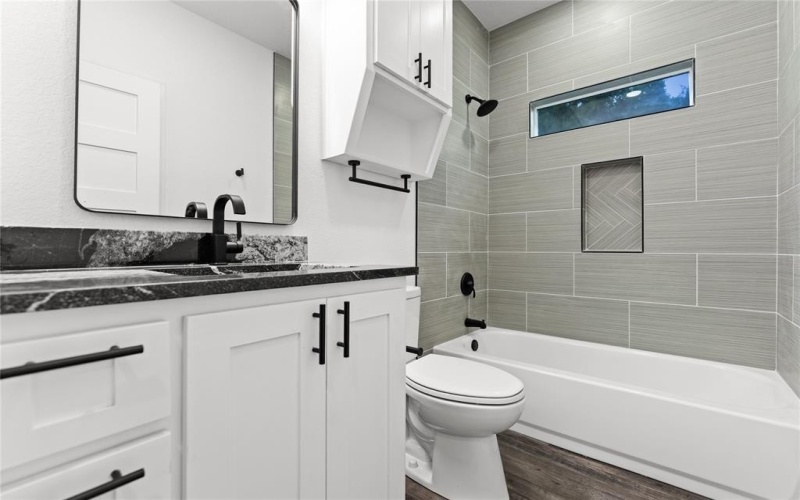 601 E 7th Street, McGregor, TX 76657, 5 Habitaciones Habitaciones , ,3 BañosBaños,Residential,En Venta,601 E 7th Street,20990401