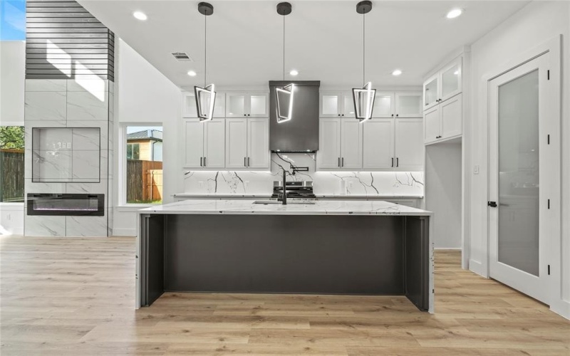 3100 Oak Bourne Drive, Arlington, TX 76016, 5 Habitaciones Habitaciones , ,3 BañosBaños,Residential,En Venta,3100 Oak Bourne Drive,20990458