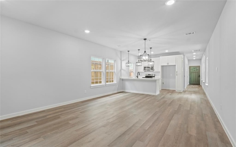 2426 Saint Clair Drive, Dallas, TX 75215, 3 Habitaciones Habitaciones , ,2 BañosBaños,Residential,En Venta,2426 Saint Clair Drive,20990552