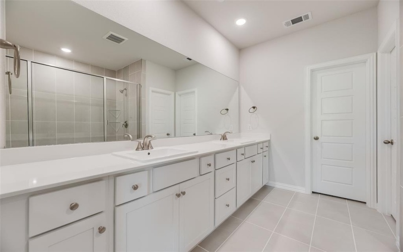 8119 Challenger Lane, Frisco, TX 75034, 3 Bedrooms Bedrooms, ,3 BathroomsBathrooms,Residential,For Sale,8119 Challenger Lane,0,20990666