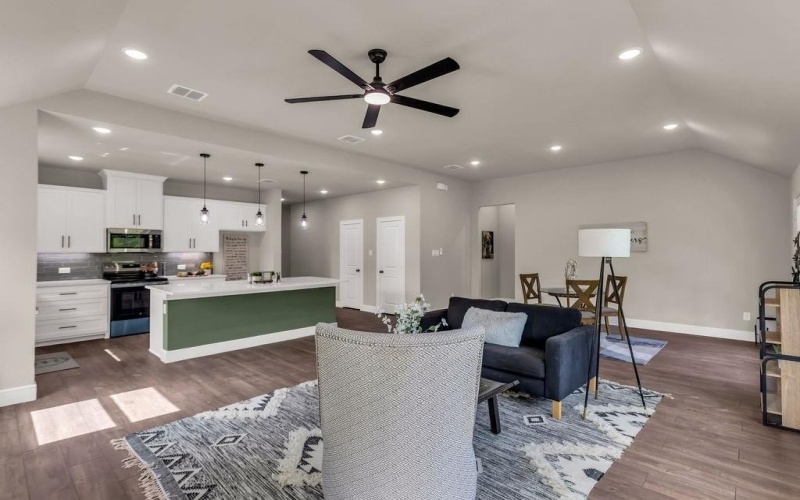 702 Crenshaw Street, Terrell, TX 75160, 4 Habitaciones Habitaciones , ,2 BañosBaños,Residential,En Venta,702 Crenshaw Street,20990667