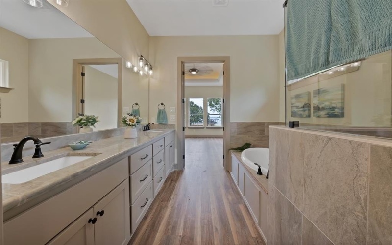 1211 Woodcrest Drive, Kemp, TX 75143, 4 Habitaciones Habitaciones , ,3 BañosBaños,Residential,En Venta,1211 Woodcrest Drive,20990755