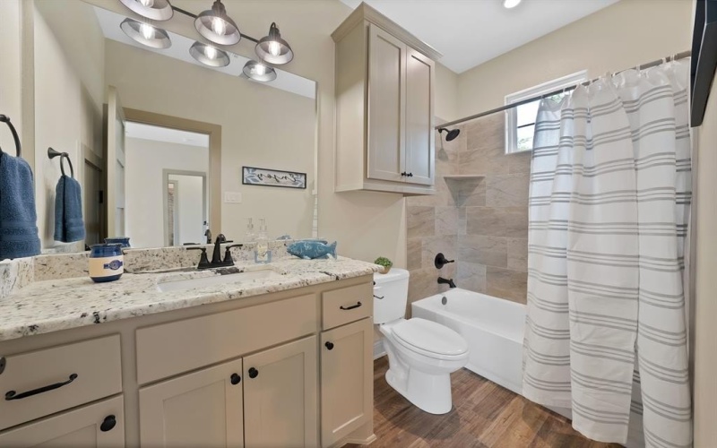 1211 Woodcrest Drive, Kemp, TX 75143, 4 Habitaciones Habitaciones , ,3 BañosBaños,Residential,En Venta,1211 Woodcrest Drive,20990755