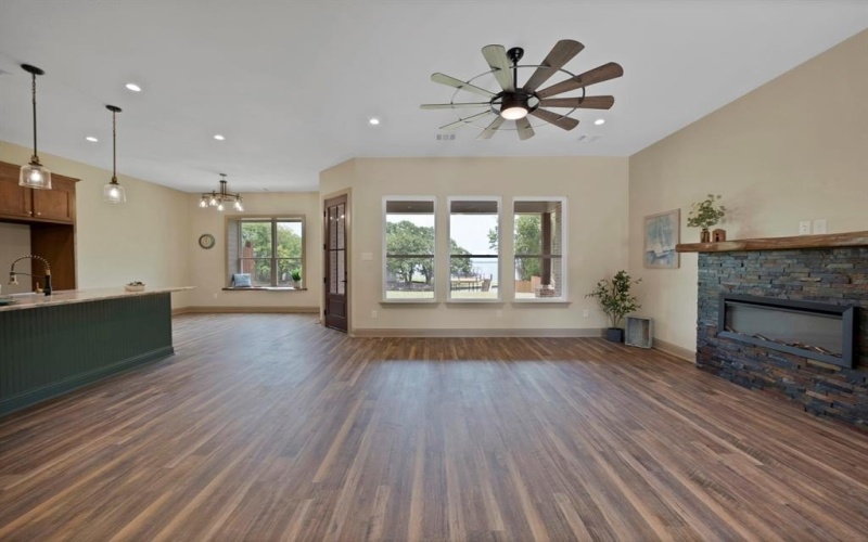 1211 Woodcrest Drive, Kemp, TX 75143, 4 Habitaciones Habitaciones , ,3 BañosBaños,Residential,En Venta,1211 Woodcrest Drive,20990755