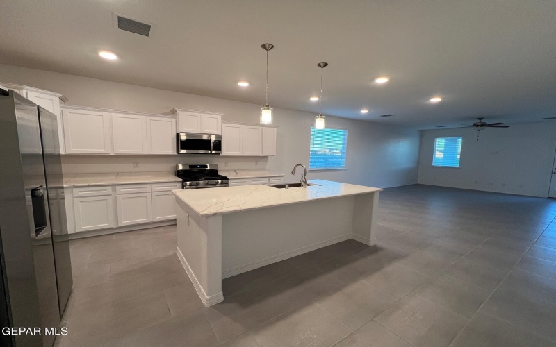 12804 CareFree Avenue, El Paso, TX 79928, 5 Bedrooms Bedrooms, ,2 BathroomsBathrooms,Residential,For Sale,12804 CareFree Avenue,925885