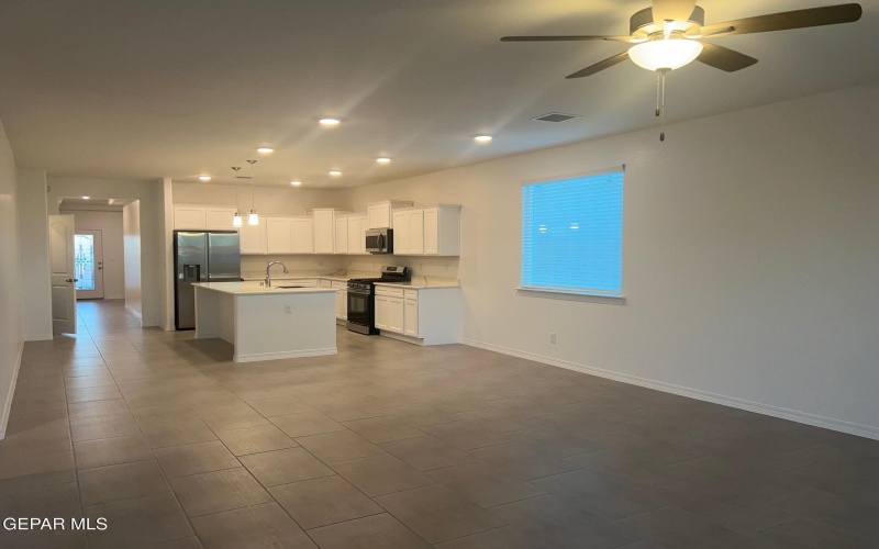 12804 CareFree Avenue, El Paso, TX 79928, 5 Bedrooms Bedrooms, ,2 BathroomsBathrooms,Residential,For Sale,12804 CareFree Avenue,925885