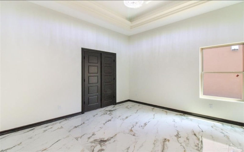 3104 E Brazil Avenue, Hidalgo, TX 78557, 4 Bedrooms Bedrooms, ,5 BathroomsBathrooms,Residential,For Sale,3104 E Brazil Avenue,0,472610