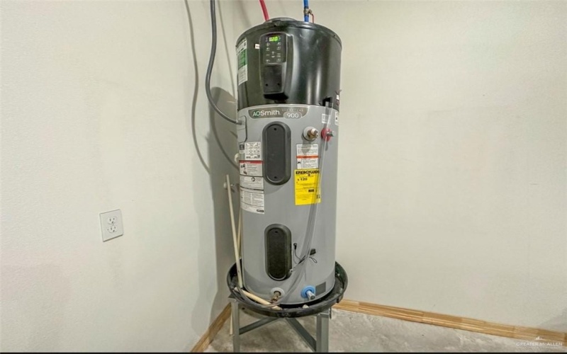 3104 E Brazil Avenue, Hidalgo, TX 78557, 4 Bedrooms Bedrooms, ,5 BathroomsBathrooms,Residential,For Sale,3104 E Brazil Avenue,0,472610