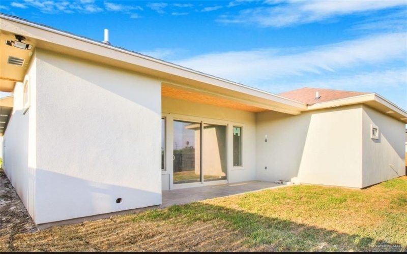 3104 E Brazil Avenue, Hidalgo, TX 78557, 4 Bedrooms Bedrooms, ,5 BathroomsBathrooms,Residential,For Sale,3104 E Brazil Avenue,0,472610