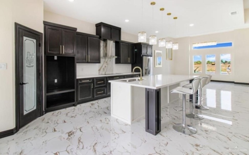 3104 E Brazil Avenue, Hidalgo, TX 78557, 4 Bedrooms Bedrooms, ,3 BathroomsBathrooms,Residential,For Sale,3104 E Brazil Avenue,472610