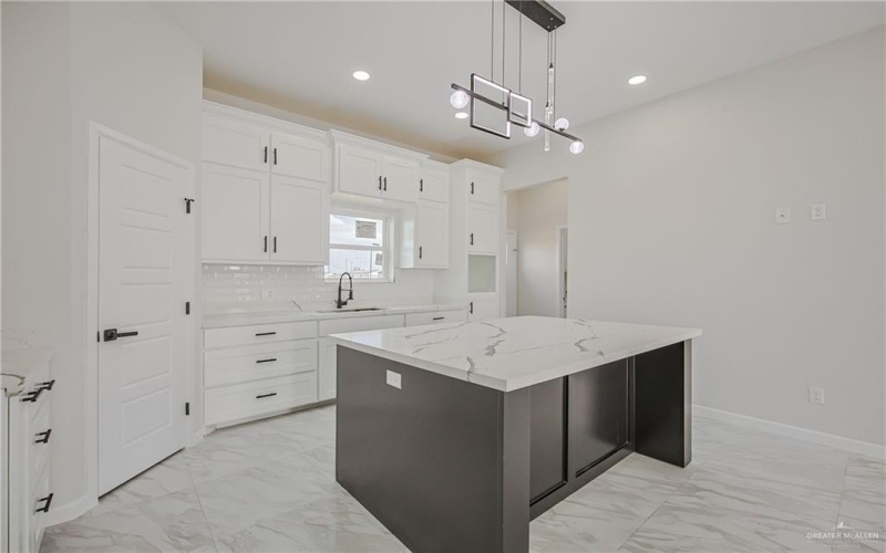 1314 Apache Trail, Alamo, TX 78516, 3 Bedrooms Bedrooms, ,2 BathroomsBathrooms,Residential,For Sale,1314 Apache Trail,475288
