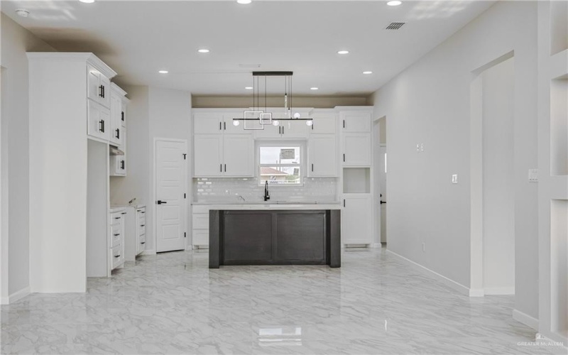 1314 Apache Trail, Alamo, TX 78516, 3 Bedrooms Bedrooms, ,2 BathroomsBathrooms,Residential,For Sale,1314 Apache Trail,475288