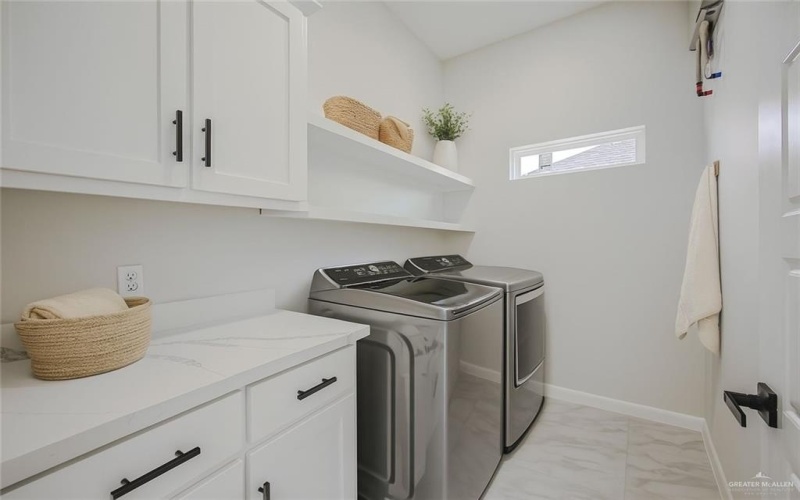1314 Apache Trail, Alamo, TX 78516, 3 Bedrooms Bedrooms, ,2 BathroomsBathrooms,Residential,For Sale,1314 Apache Trail,475288