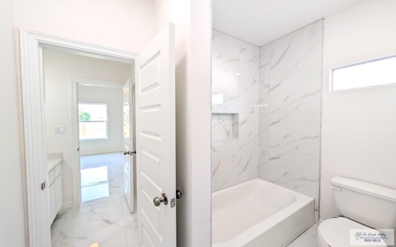 200 BROOKS CIRCLE NORTH, LA FERIA, TX 78559, 3 Habitaciones Habitaciones , ,2 BañosBaños,Residential,En Venta,200 BROOKS CIRCLE NORTH,29764282