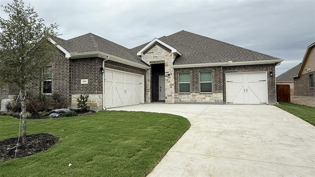 202 TRISTAN Street, Mansfield, TX 76063, 4 Habitaciones Habitaciones , ,2 BañosBaños,Residential,En Venta,202 TRISTAN Street,20990298