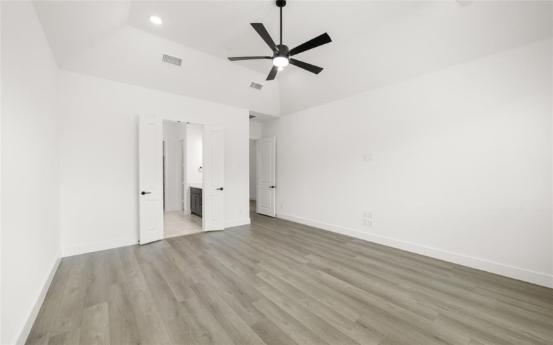 2102 Pelican Drive, Mansfield, TX 76063, 4 Bedrooms Bedrooms, ,3 BathroomsBathrooms,Residential,For Sale,2102 Pelican Drive,0,20991283
