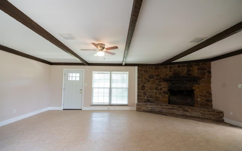 24070 hwy 31, Kilgore, TX 75662, 4 Habitaciones Habitaciones , ,3 BañosBaños,Residential,En Venta,24070 hwy 31,20991414