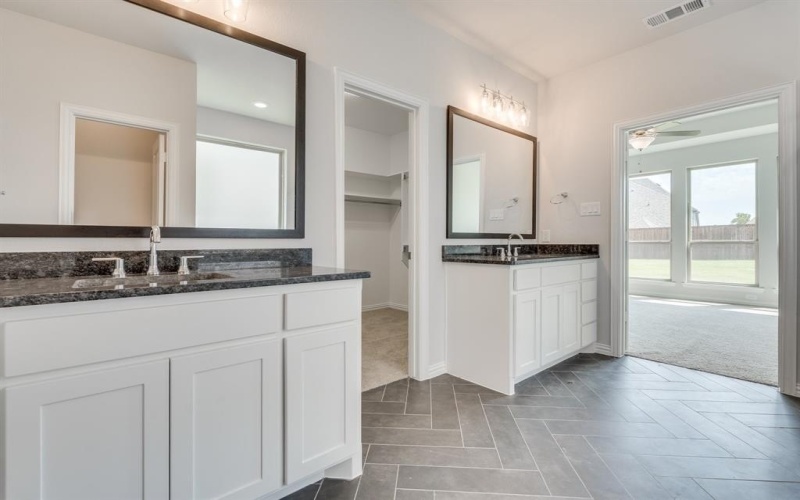 9508 Boulder Point, Oak Point, TX 75068, 4 Habitaciones Habitaciones , ,3 BañosBaños,Residential,En Venta,9508 Boulder Point,20981356