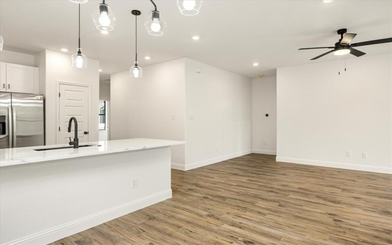 5714 Barkridge Drive, Granbury, TX 76048, 3 Habitaciones Habitaciones , ,2 BañosBaños,Residential,En Venta,5714 Barkridge Drive,20987485
