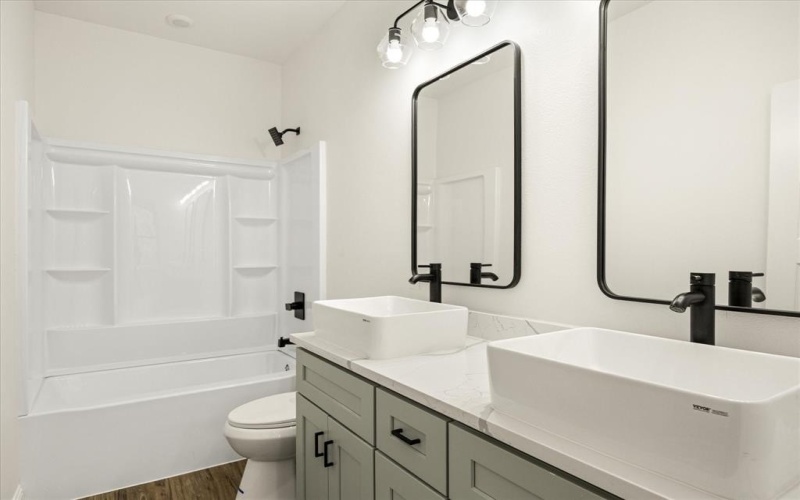 5714 Barkridge Drive, Granbury, TX 76048, 3 Habitaciones Habitaciones , ,2 BañosBaños,Residential,En Venta,5714 Barkridge Drive,20987485