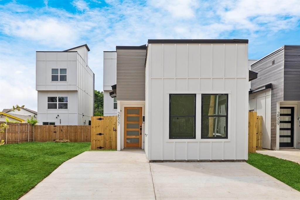 2507 Lowery Street, Dallas, TX 75215, 2 Bedrooms Bedrooms, ,2 BathroomsBathrooms,Residential,For Sale,2507 Lowery Street,20988497