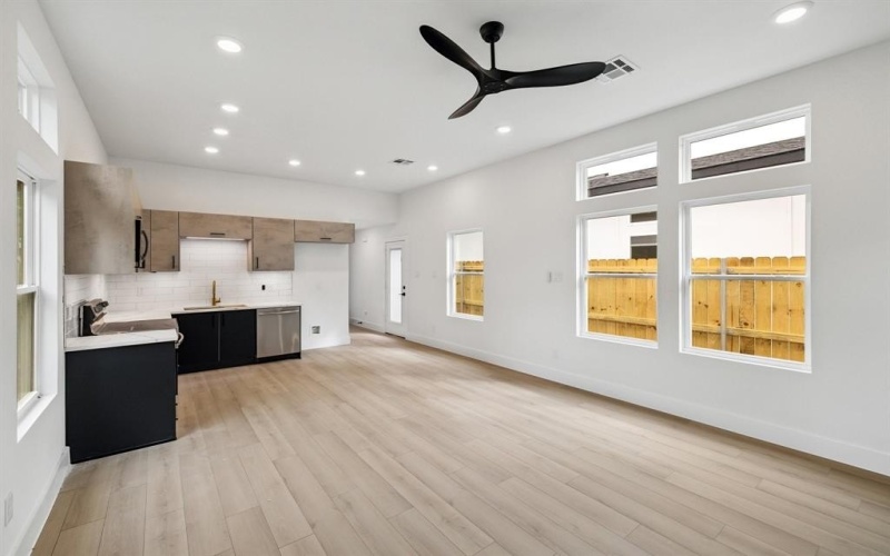 2509 Lowery Street, Dallas, TX 75215, 2 Bedrooms Bedrooms, ,2 BathroomsBathrooms,Residential,For Sale,2509 Lowery Street,20988740