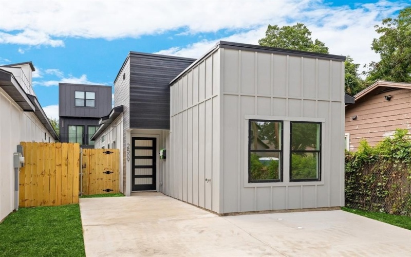 2509 Lowery Street, Dallas, TX 75215, 2 Bedrooms Bedrooms, ,2 BathroomsBathrooms,Residential,For Sale,2509 Lowery Street,20988740