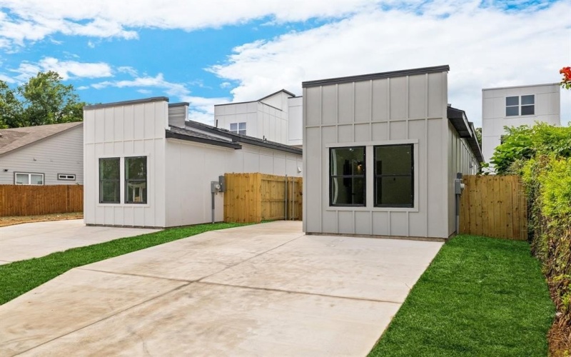 2509 Lowery Street, Dallas, TX 75215, 2 Bedrooms Bedrooms, ,2 BathroomsBathrooms,Residential,For Sale,2509 Lowery Street,20988740